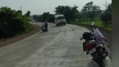 सेनगाव: जिंतूर टी-पॉईंटवर दुचाकीवरील नियंत्रण सुटल्याने अपघात; संतोष मोरे जखमी