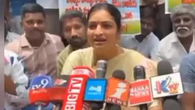 పెనుగొండ: అర్హులైన చేనేతలకు నేతన్న సేవ అందలేదని మాజీ మంత్రి ఉషశ్రీ చరణ్ ఫైర్
