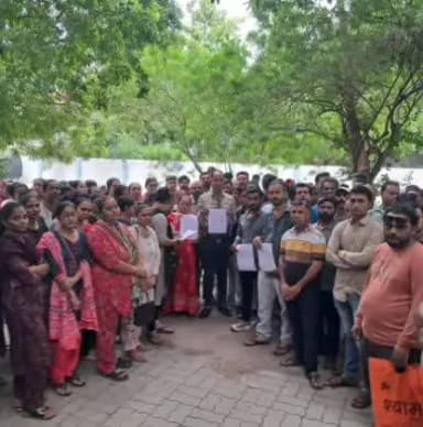 રાજકોટ: સરકારી અંગ્રેજી શાળાઓનું સંચાલન એસ એન કે પાસેથી પરત લેવાના નિર્ણયથી વાલીઓમાં વિરોધ