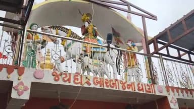વીરપુર: રસુલપુરનું શ્રી રામદેવ ધામ બીજના દિવસેässt 5000 ભક્તો માટે ભોજન અને ભજન-કીર્તન સાથે ઉજવણી