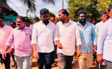 ధర్మవరం: ధర్మవరం మండలం కామిరెడ్డిపల్లి లో డోర్ టు డోర్ లో పాల్గొన్న పరిటాల శ్రీరామ్