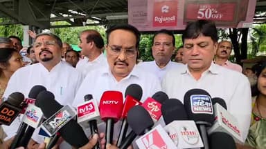 નવસારી: નવસારી રેલવે સ્ટેશન ખાતે સી આર પાટીલ એ કર્ણાવતી ટ્રેન સ્ટોપેજ ને લઈને માહિતી આપી