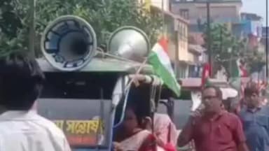কোলাঘাট: কোলাঘাটে হর ঘড় তেরেঙ্গা কর্মসূচি কোলা ইউনিয়ন উচ্চবিদ্যালয় ছাত্র ছাত্রীরা