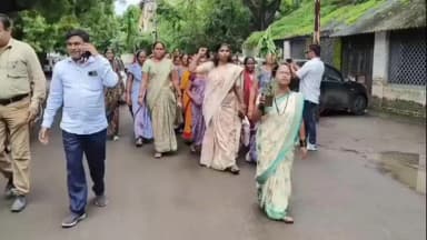 धुळे: झेडपीत आंदोलकांची जोरदार घोषणाबाजी; 'जय माता दी महिला बचत गटा'सह अनेक संघटनांकडून प्रशासनाचा निषेध!...