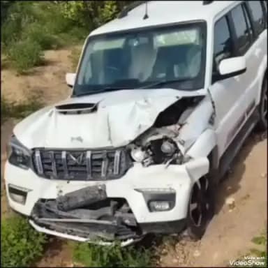 सीकर: सीकर में चोरी हुई स्कॉर्पियो गाड़ी ट्रैक्टर ट्राली से टकराई, चोर हुए फरार