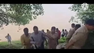 हमीरपुर: यमुना पुल से C O सदर के स्टेनो ने नदी में लगाई छलांग, नाविकों और गोताखोरों ने निकाला सकुशल, अस्पताल में भर्ती