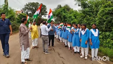 सिवनी मालवा: ग्राम बघवाड़ा में शासकीय स्कूल के छात्रों ने निकाली भव्य तिरंगा रैली, विधायक प्रेम शंकर वर्मा हुए शामिल