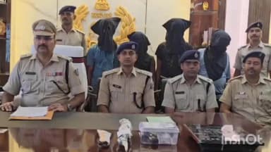 पाकुड़: पाकुड़ में पुलिस ने 48 घंटे में 2 चोरी कांड का खुलासा कर 4 चोरों को किया गिरफ्तार