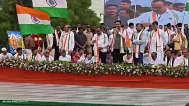 परतूर: क्रांती चौक येथे मुख्यमंत्री फडणीस यांचे भाषण मा.मंत्री आमदार बबनराव लोणीकर यांनी खाली बसून केले श्रवण