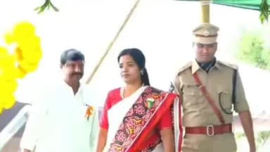 మార్కాపురం: జిల్లా కేంద్రంలో జాతీయ జెండాను ఆవిష్కరించిన జిల్లా కలెక్టర్ విజయ సునీత