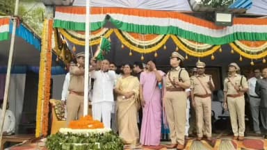 అసిఫాబాద్: జాతీయ పథకాన్ని ఆవిష్కరించిన బండ ప్రకాష్