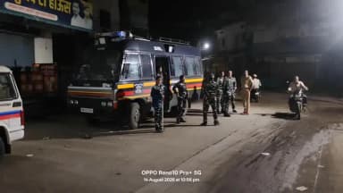 जालना: मिलन चौकातील बेशिस्तीवर पोलिसांचा दणका; ४० दुचाकींचे पल्सर कॅप काढले,
हॉटेल-दुकाने बंद
रात्री पोलिसांची तातडीची कारवाई