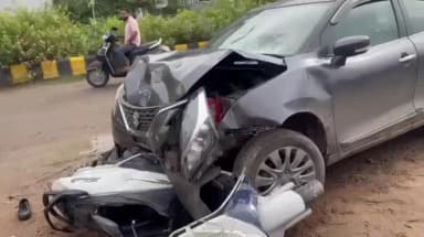 भीलवाड़ा: तेज रफ्तार कार ने स्कूटी को मारी भीषण टक्कर, दो घायल, एक को भर्ती कराया, चालक मौके पर छोड़कर फरार
