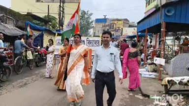 রানিবাঁধ: স্বাধীনতা দিবসে খাতড়ায় পড়ুয়াদের বর্ণাঢ্য প্রভাত ফেরি