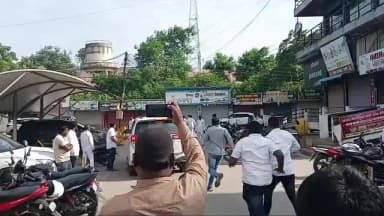 उदगीर: भुयारी गटारी कामात भ्रष्टाचार झाल्याच्या विरोधात आमरण उपोषणाची दखल न घेतल्यामुळे आत्मदहनाचा प्रयत्न