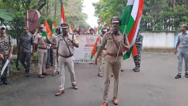 বাঁকুড়া ১: বাঁকুড়া জেলায় ৮০তম স্বাধীনতা দিবসে বর্ণাঢ্য শোভাযাত্রা ও পতাকা উত্তোলন