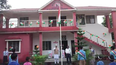 चान्हो: चान्हो में हर्षोल्लास के साथ मनाया गया स्वतंत्रता दिवस, विभिन्न संस्थानों में हुआ झंडोतोलन