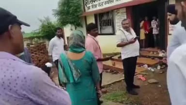 गुना नगर: चकलोड़ा विष्णुपुरा स्कूल में महिला सरपंच के पहुंचने से पहले शिक्षको ने फहराया तिरंगा,सरपंच का फूटा गुस्सा,वीडियो वायरल