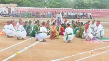 అసిఫాబాద్: ఆసిఫాబాద్ పరేట్ గ్రౌండ్లో అంగరంగ వైభవంగా వేడుకలు