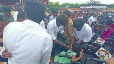 కురవి: హర్ష సాయి కురవి పర్యటనలో అభిమానుల భారీ గందరగోళం, 100 వీల్ చైర్లు పంపిణీ