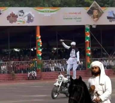 સાવરકુંડલા: મુખ્યમંત્રી સમક્ષ સ્વતંત્રતા પર્વે પર સાવરકુંડલાના શૂરવીર જોગીદાસ ખુમાણ બાપુની અનોખી કૃતિ કરાઈ રજુઆત