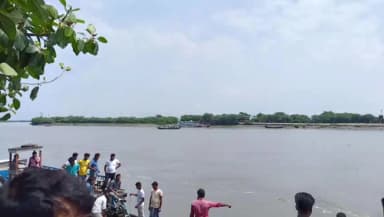 সন্দেশখালি ১: স্বাধীনতা দিবসে স্কুলে পতাকা উত্তোলন অনুষ্ঠানে যাওয়ার পথে বাউনিয়া ঘাটে পড়ে নিখোঁজ স্কুল পড়ুয়া, নদী তে চলছে তল্লাশি