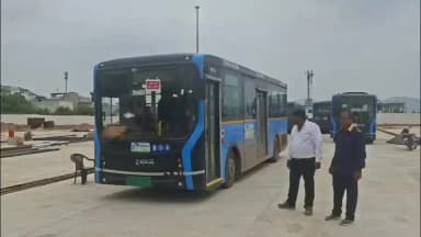 अजमेर: PM की योजना के तहत अजमेर को मिली 5 ई-बसें, जल्द सड़कों पर दौड़ेंगी, दिव्यांगों के लिए चेयर लिफ्ट और CCTV कैमरे की सुविधा