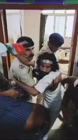 डुमरी: रांची सदर अस्पताल में पुलिस और छात्र नेता के बीच धक्का-मुक्की, जयराम महतो ने की निंदा