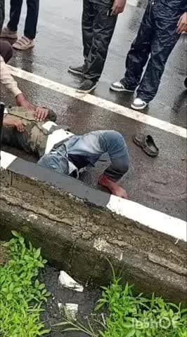 सिन्नर: मुंबई आग्रा महामार्गावर अमन हॉटेल जवळ अज्ञात वाहनाच्या धडकेत पादचारी इसम गंभीर जखमी