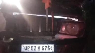 हाटा: हाटा में हाईवे पर दो वाहनों की जोरदार भिड़ंत, बोलेरो पलटी, कई श्रद्धालु हुए घायल