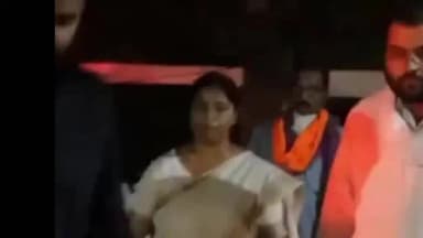 सदर: अपना दल (कमेरावादी) की विधायक पल्लवी पटेल ने प्रयागराज में अतीक अहमद के परिवार से की मुलाकात