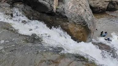 शिरपूर: प्रतीक्षा संपली! सातपुड्यातील 'नवा देवी धबधबा' अखेर खळाळला; निसर्गसौंदर्य अनुभवण्यासाठी पर्यटकांची गर्दी...