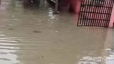 महाराजगंज: बछरावां में जच्चा-बच्चा वार्ड में बेड तक पहुंचा गंदा पानी, जल निकासी की व्यवस्था की खुली पोल, मरीजों की बड़ी मुश्किलें