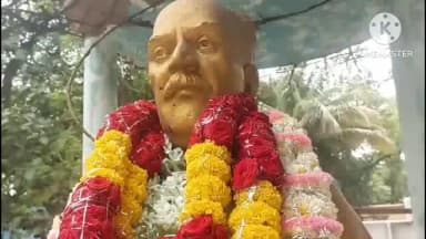 హిందూపూర్: హిందూపురంలో స్వాతంత్ర సమరయోధులు కల్లూరు సుబ్బారావు విగ్రహం శిథిలావస్థలో ఉందని సద్భావన సర్కిల్లో ప్రతిష్టించాలని వేడుకోలు