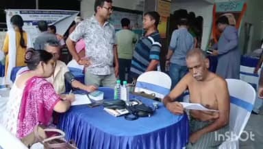চুঁচুড়া-মগরা: অটল বিহারী বাজপেয়ী স্মৃতি রক্ষা কমিটির পক্ষ থেকে চুঁচুড়ায় আয়োজিত হলো স্বাস্থ্য ও চক্ষু পরীক্ষা শিবিরের