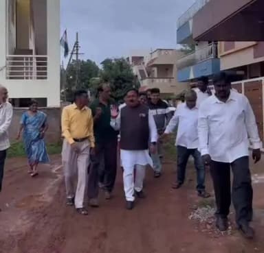 ಹುಬ್ಬಳ್ಳಿ ನಗರ: ನಗರದಲ್ಲಿ ರಸ್ತೆ ನಿರ್ಮಾಣ ಕಾಮಗಾರಿಗೆ ಶಾಸಕ ಮಹೇಶ ಟೆಂಗಿನಕಾಯಿ ಚಾಲನೆ
