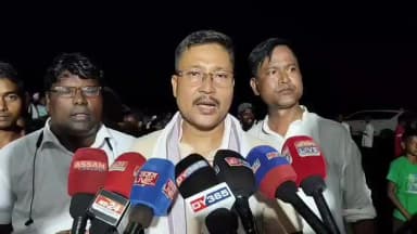 বিলাসীপাৰা ভাগ: চাপৰৰ চাহ বাগিচাত ফুটবল খেলুৱৈ সন্দৰ্ভত বিলাসীপাৰা সমষ্টিৰ বিধায়ক জীবেশ ৰায়ৰ প্ৰতিক্ৰিয়া।