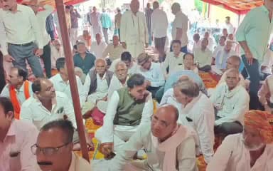 इछावर: कांग्रेस के प्रदेश प्रवक्ता पूर्व विधायक इछावर क्षेत्र के कई ग्रामों में स्थानीय कार्यक्रमों में शामिल हुए