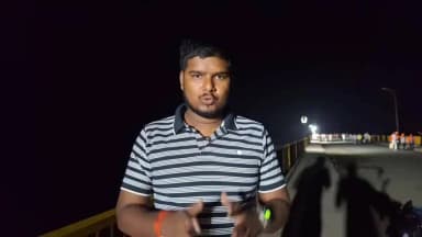 कन्नौज: सावन के तीसरे सोमवार को गंगा स्नान करने महादेवी गंगा घाट पर रविवार रात से कांवड़ियों की भीड़ पहुंची