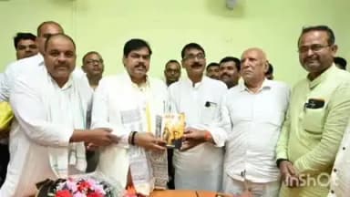 गोपालगंज: सर्किट हाउस में शिक्षा मंत्री मिथिलेश तिवारी को पशुराम जयंती समिति ने सम्मानित किया