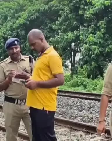 देेेवरिया: देवरिया के बनकटा क्षेत्र में रेलवे ट्रैक पर मिला किशोरी का शव