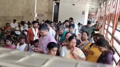 திருவண்ணாமலை: வார இறுதி நாளில் சாமி தரிசனம் செய்ய அருணாச்சலேஸ்வரர் கோயிலில் குவிந்த கூட்டம்