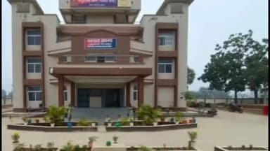 पिपरिया: बन्नु बगीचा थाना पुलिस ने रामनगर शर्मा टोला में फरार अभियुक्त के घर इश्तेहार चस्पा किए