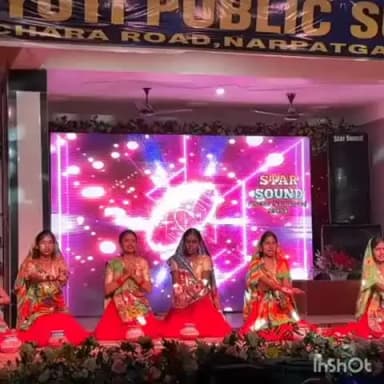 नरपतगंज: मधुरा स्थित ज्ञान ज्योति पब्लिक स्कूल परिसर में स्कूली बच्चों द्वारा भव्य सांस्कृतिक कार्यक्रम का आयोजन किया गया
