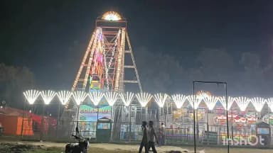 आलमनगर: पवित्र सावन माह में प्रसिद्ध सर्वेश्वर नाथ मंदिर में आरती देखने के लिए उमड़ी भीड़, मेला में भी दिखा हूजूम।