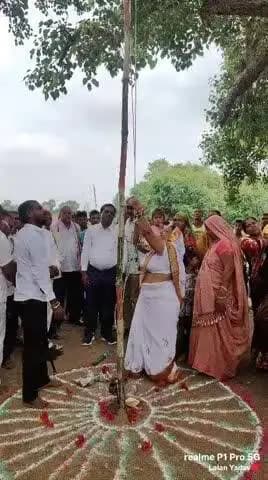 चनधारी पंचायत के पैक्स गोदाम तथा पंचायत सरकार भवन मे झंडोतोलन का कार्य सम्पन्न