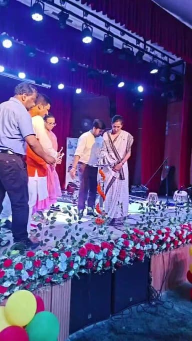 🌸 बिहुला-विषहरी महोत्सव 2026 🌸
लोक आस्था, संस्कृति व परंपरा का संगम
✨ शुभारंभ समारोह ✨ जिलाधिकारी, भागलपुर श्रीमती अलंकृता पांडे द्वारा किया गया।
📍 अंग संस्कृति भवन, भागलपुर संग्रहालय परिसर
लोक नृत्य, संगीत व मंजूषा कला की प्रस्तुतियाँ।
Information & Public Relations Department, Government of Bihar
Department of Tourism, Government of Bihar
#बिहुला_विषहरी_उत्सव2026 #भागलपुर #अंगसंस्कृति #मंजूषाकला #लोककला #बिहार