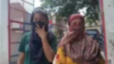 बागपत: नाबालिग बेटी से बदसलूकी का आरोप, विरोध करने पर हुई मारपीट और धमकी