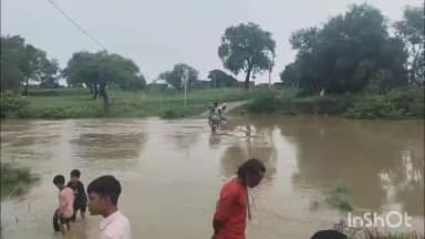 कुलपहाड़: केवलारी नदी की बाढ़ से आधा दर्जन गांवों का संपर्क ठप, जखा में हालात फिर बिगड़े, स्कूली बच्चों की पढ़ाई प्रभावित