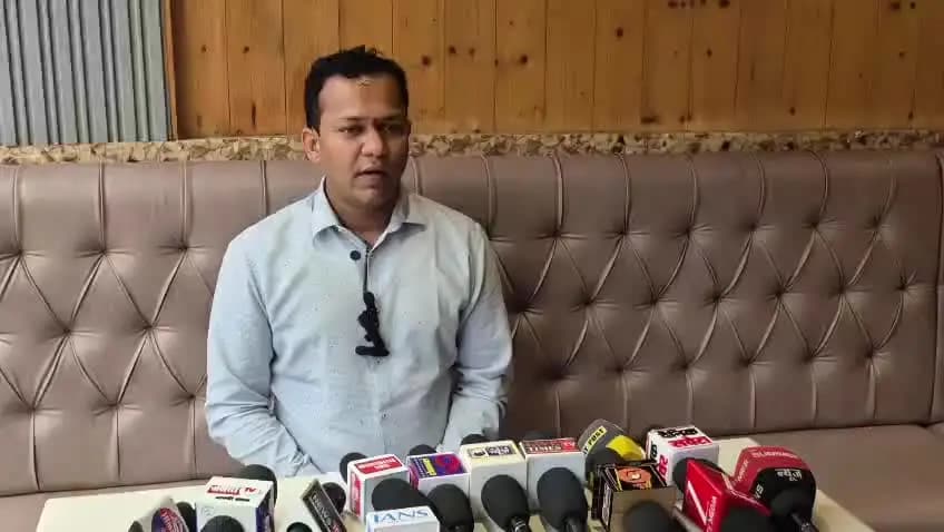 हमीरपुर: सुजानपुर भाजपा मंडल मीडिया प्रभारी नरेंद्र ठाकुर ने कांग्रेस नेता डॉ पुष्पेंद्र वर्मा के सवालों पर किया पलटवार